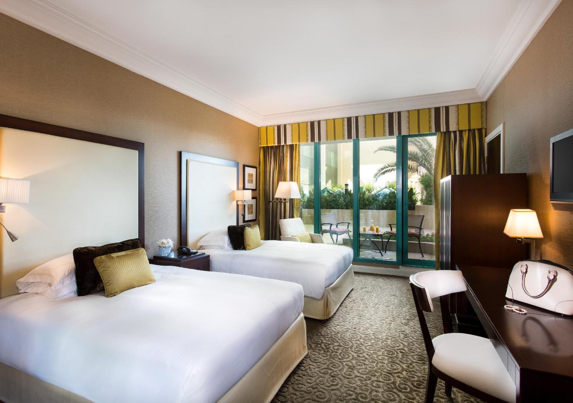 Executive Twin Room Lounge Access